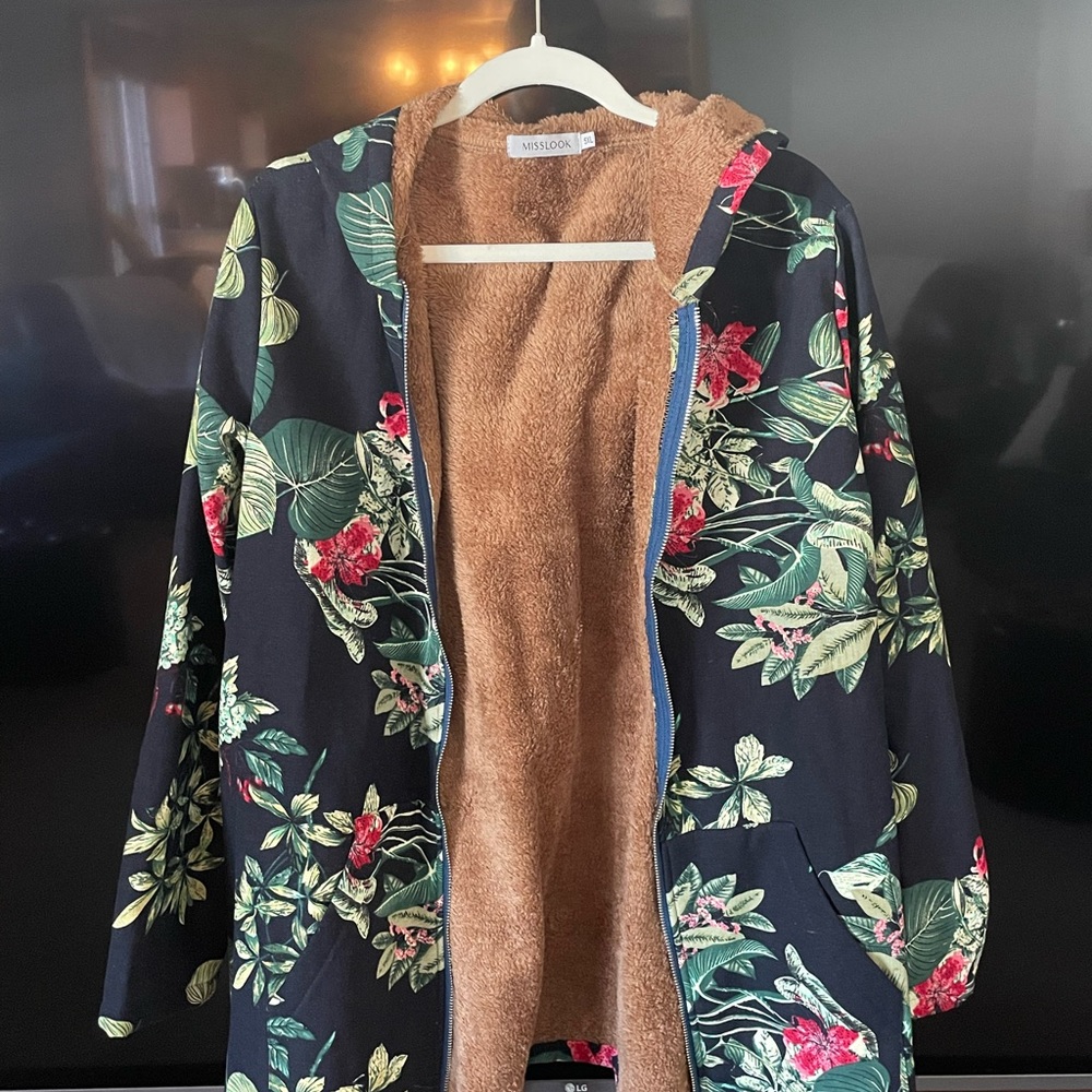MissLook Hooded Full Zip Jacket — Size 5XL (fits like Large)